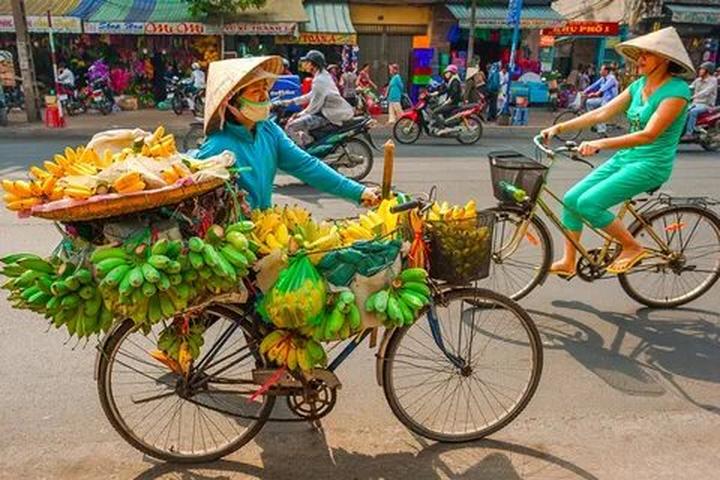 Nội dung: Mùa hè đang đầy vui vẻ với những bức tường nhảy vò đang xu hướng trên mạng